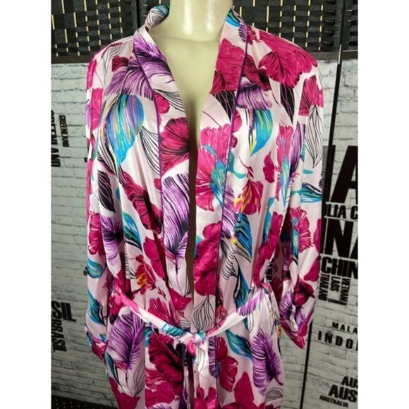 Cynthia Rowley L Pink Satin Floral Pockets Tie Front Spa Robe - Picture 5 of 6